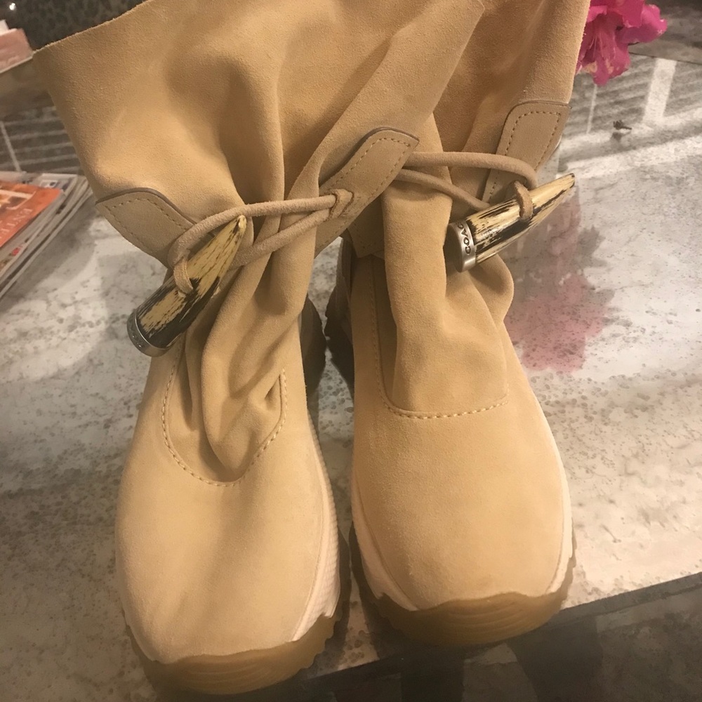 Toggle Sneaker Boot - Picture 4 of 9
